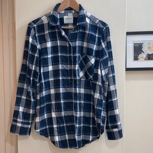 NWOT!  Abercrombie & Fitch Plaid Flannel in Navy Blue/Grey/White.